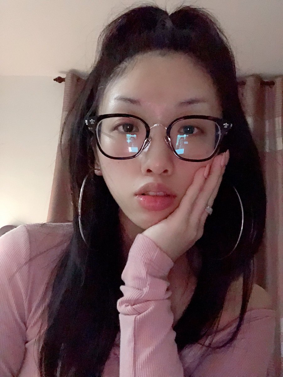 xiuyoi's tweet photo. me and my 9 games 

these are specifically the games i can remember playing growing up but it’s so much more i fear having a gamer dad and sister influence you https://t.co/M6xVjyOpse