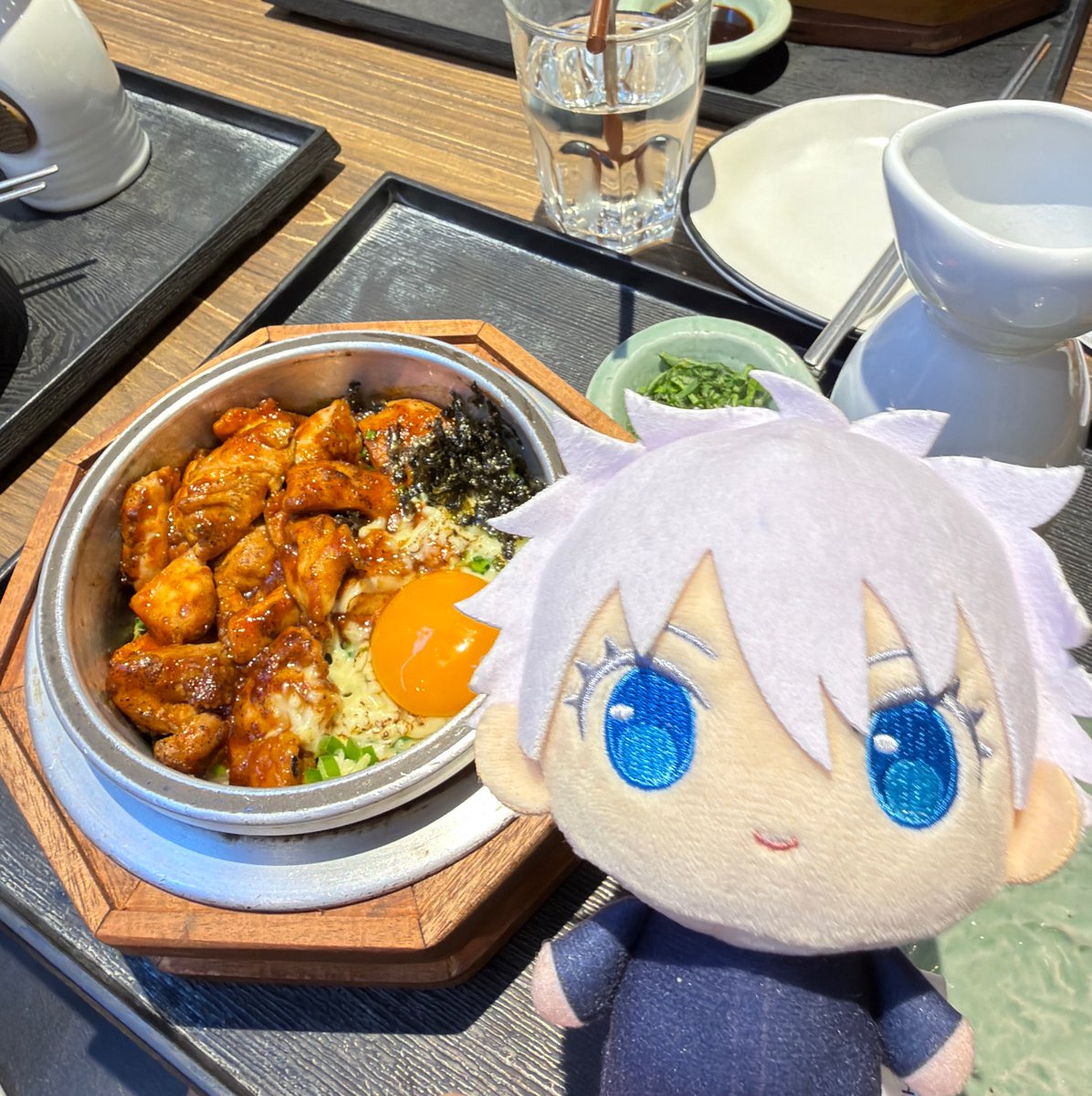aoharujo's tweet photo. gojo’s day out https://t.co/kfN4zjh7Os