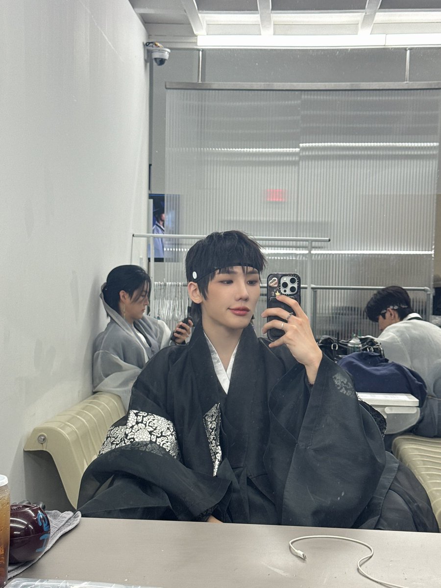 TNX_twt's tweet photo. 땡스 모두 즐추~❤️🌝

#TNX #티엔엑스
#천준혁 #JUNHYEOK https://t.co/dzBvnk1RHH