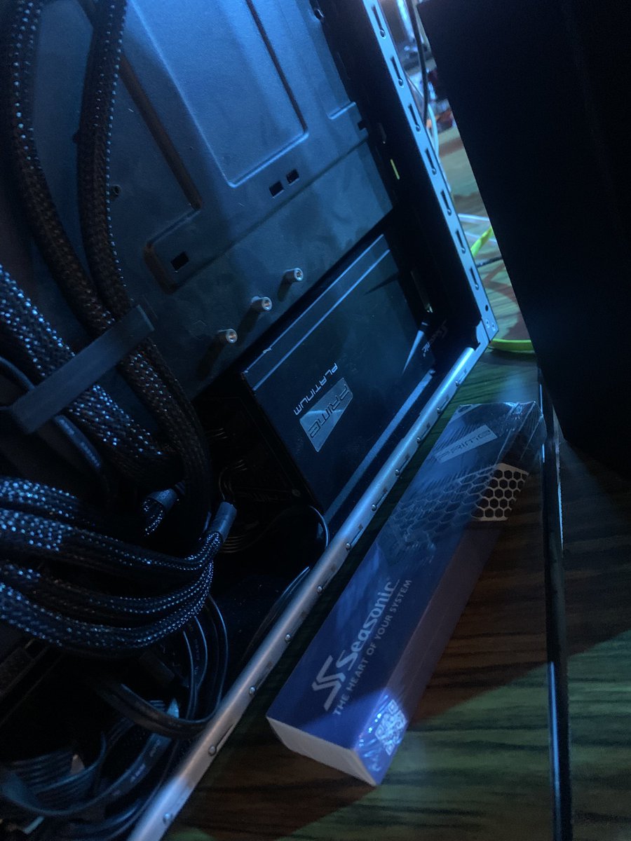 NiCE10124F's tweet photo. 非常喜歡海韻 @seasonicpsu 活動的送電動起子 https://t.co/2HhtUJ5smS