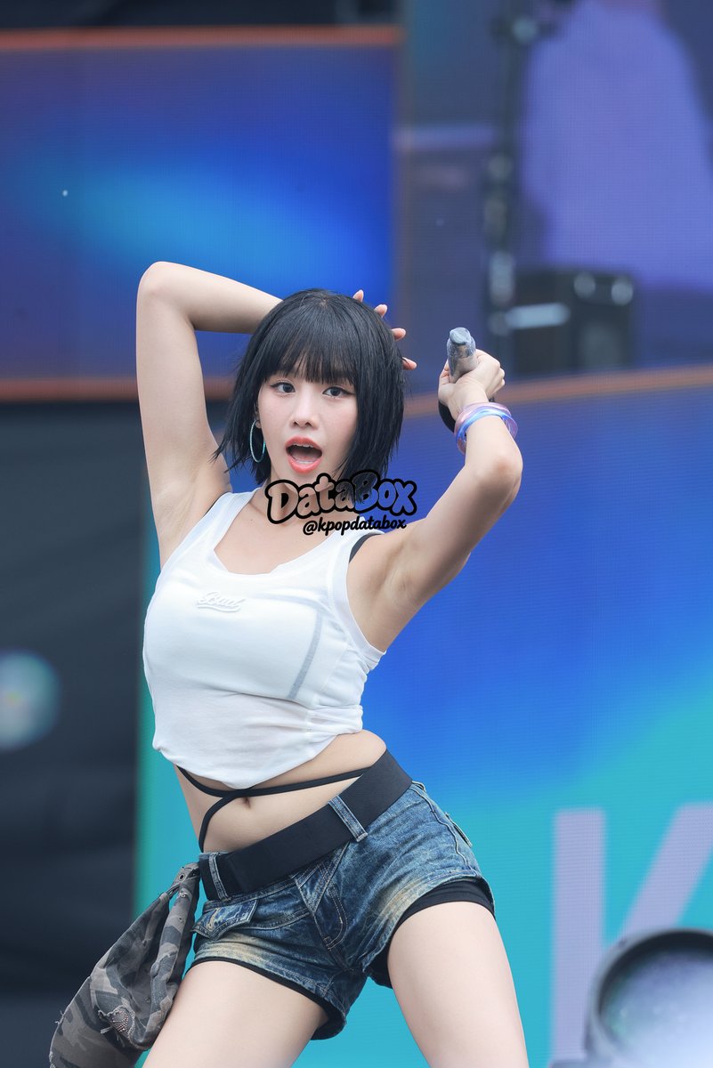 kpopdatabox's tweet photo. 240706 NATTY at Waterbomb Seoul

#KISSOFLIFE #키스오브라이프 #NATTY #나띠  #ナティ #WATERBOMB  #WaterbombSeoul #Waterbomb2024 #Kpop #4K https://t.co/M8UYdbu1hy
