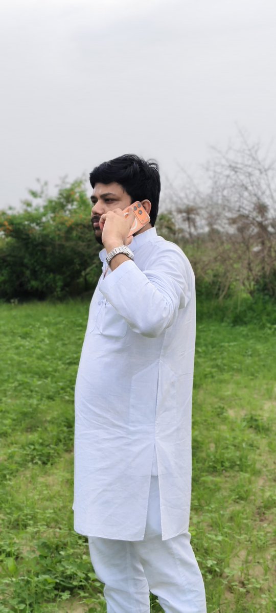 RohitKaNation's tweet photo. Strolling through the farmhouse and checking on the crops after the rain is quite fascinating! People of the old days used to say that a fresh experience comes only after the rain. 🌧️ 🌱 https://t.co/t1MXVTlNTR