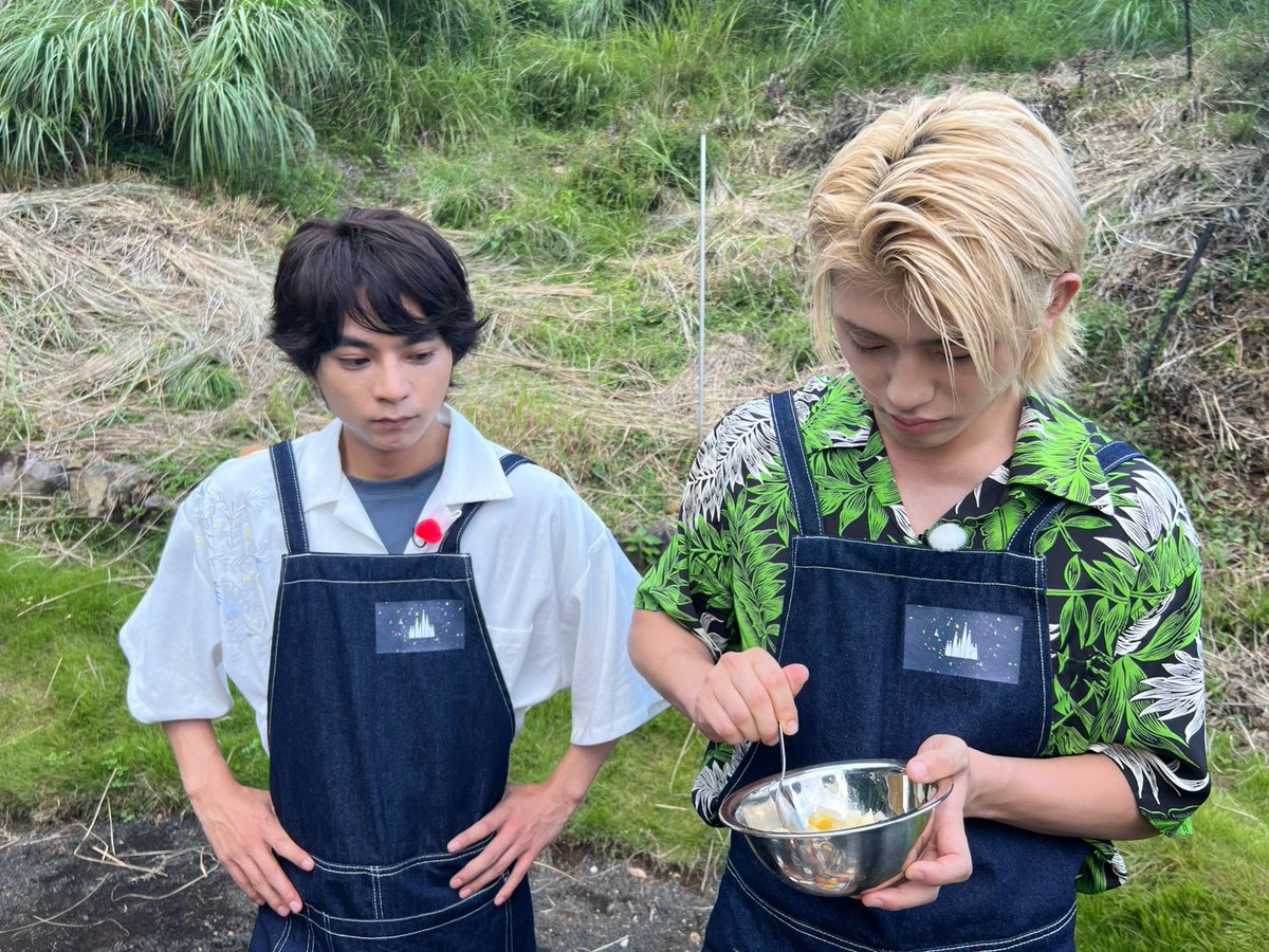 nittele_ntv's tweet photo. ／
秋こそ楽しい！
BBQ＆花火の知られざる世界へ！
＼

日本一の達人から本場のBBQを学び
オリジナルソース作りに挑戦

timelesz🎧"消えない花火" × 熱海花火
一日限りのスペシャルコラボ！

すべてを終えた直後に起きた"奇跡"とは――!?

📢本日昼2時
『#timeleszファミリア』
https://t.co/hwpMocY5pO https://t.co/FWKk9v08ig