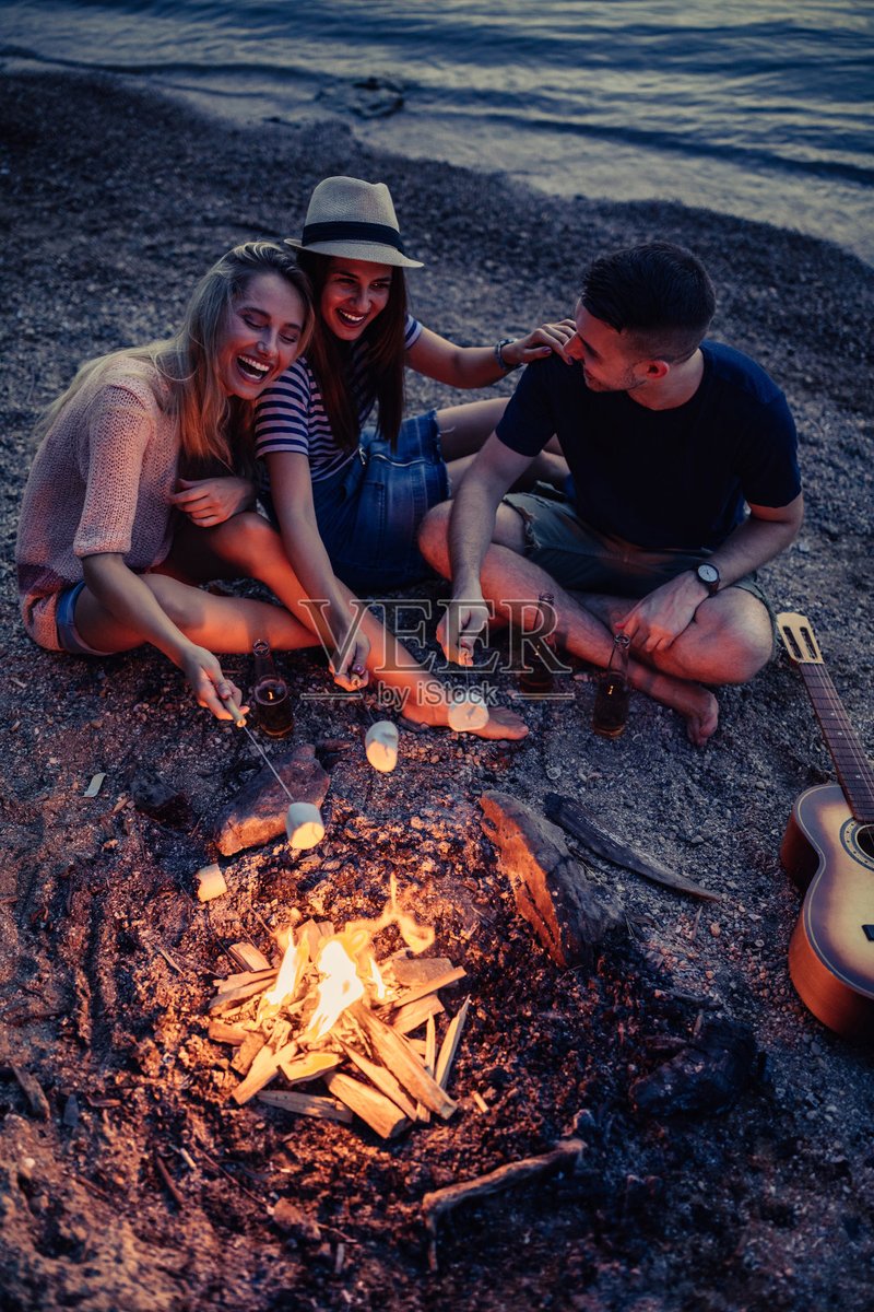 jacearlo143371's tweet photo. Chasing golden sunset hues at our weekend campsite, swapping campfire stories with friends and savoring roasted marshmallows—this is the kind of slow joy we need right now. https://t.co/HCs2qwbly6