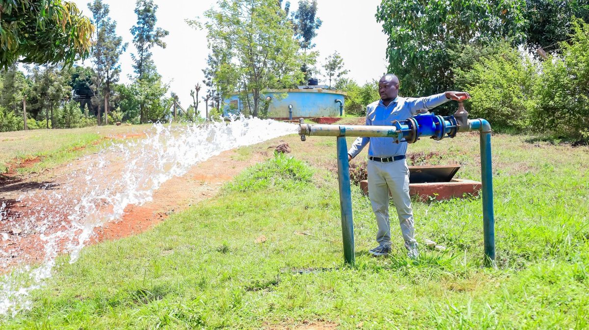 zakbosco's tweet photo. Mwea families once relied heavily on irrigation canals for household water, exposing them to contaminants and water-borne diseases. The Mwea-Makima Water Project is providing a safer alternative and changing lives.
#KirinyagaRising #Wirawarie #KaziIongee https://t.co/e9eTCA6qSk