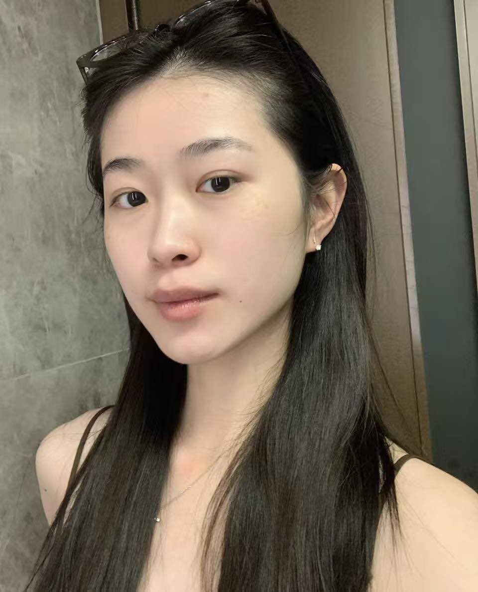 BastienFerlin's tweet photo. 30岁的大姐姐在��里还能有多少人欢迎啊👀 https://t.co/V9jJF8XGSv