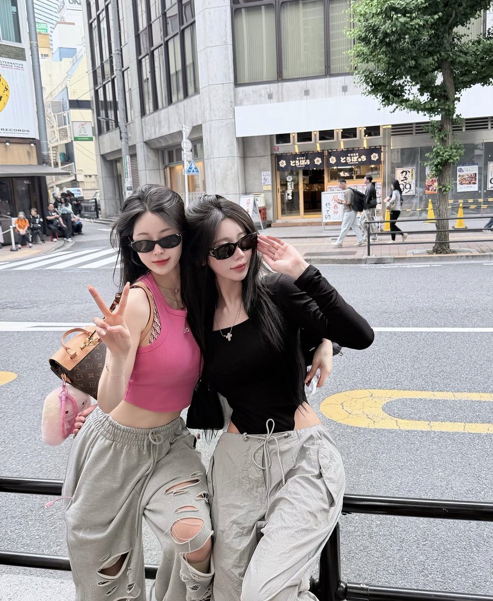 AngelaTurk90173's tweet photo. 先に伝えときます！！  
イケメン好きじゃない。  富裕層も好き���ゃない。  
経営者同士の恋愛も興味ない🤣 
 普通に  ちょっとダメで優しい男が好き。 
 「自分、ダメ男です」って人は挙手！！�� https://t.co/2fOM8eKXvf