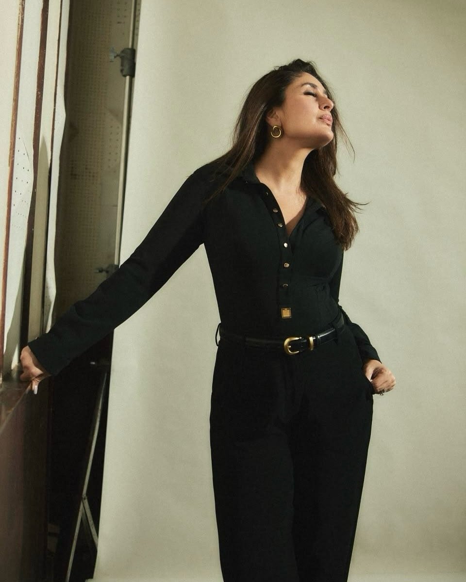 filmfare's tweet photo. #KareenaKapoorKhan brings her signature sass to the spotlight, with a look that’s all sharp edges and serious star power. 🖤✨

#Celebs #FilmfareFashion https://t.co/UrQOzqmF8H