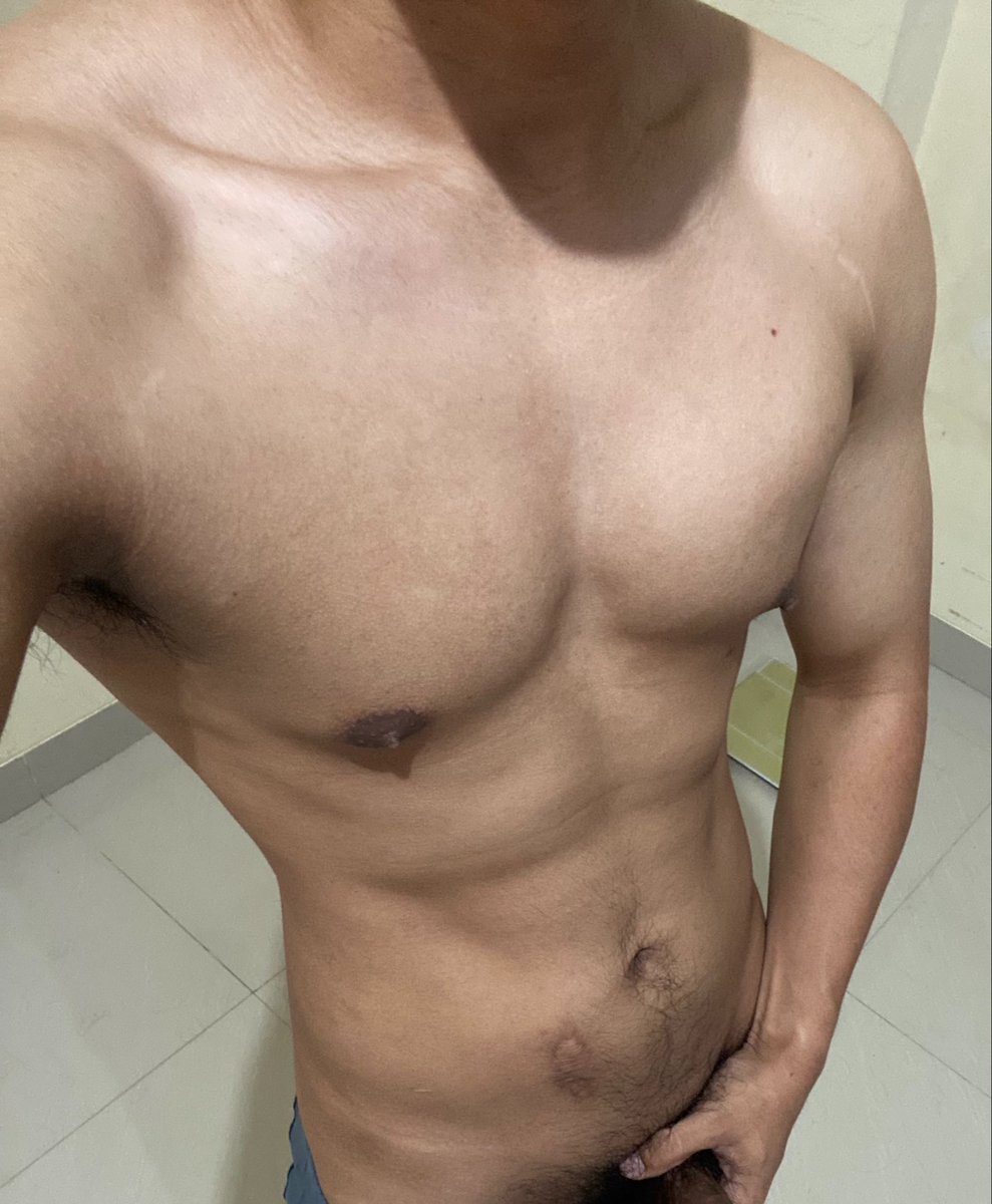 sideddss's tweet photo. Should this account be rated?🫣 https://t.co/4p9ZqjWviC
