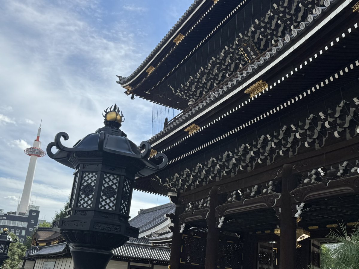 dunkelzerstoren's tweet photo. 河原町から歩いてるから汗だく（日傘忘れマン） https://t.co/N4BvxEYj58