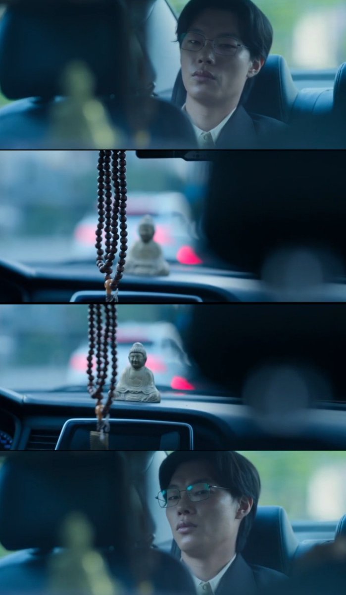 himlil1_'s tweet photo. زوايا التصوير السينمائية العجيبة لإفكار المخرج في المسلسل تحمل أبعاد ثقافية وروحية مرتبطة  بالصراع النفسي للشخصيات،يعجبني كيف ترك حتى الخلفيات و الأماكن تتحدث معهم.

Mousetrap https://t.co/UjAsaWuzYp