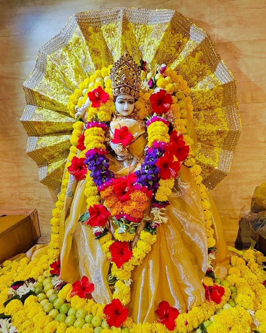baglamukhipuja's tweet photo. पीला उनका श्रृंगार,
संकट हरें अपार।
माँ बगलामुखी की साधना से मिलती है विजय और शांति।
ॐ ह्लीं बगलामुखि सर्वदुष्टानां वाचं मुखं पदं स्तम्भय जिव्हां कीलय बुद्धिं विनाशय ह्लीं ॐ स्वाहा। https://t.co/YWl8kDE0I4