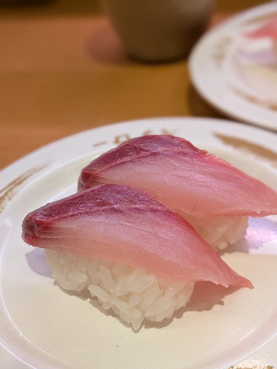 lwm_moolith86's tweet photo. お寿司&amp;まぐろカツ丼〜
お寿司食べにくるけど、サイドメニューとか創作の品って気になりますよね〜
#お昼ごはん https://t.co/VXqv86yqfI