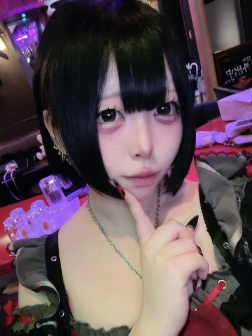 cafebar_akuoti3's tweet photo. 9/25🩸 本日の小悪魔ちゃん(⃔ ⸝⸝•̥𖥦•̥⸝⸝)⃕↝
18時OPEN

꒰ঌ┈┈┈┈┈┈┈┈┈┈┈┈┈┈┈໒꒱

もか18-22 @mkmya_n 
かれん18-22 @kill_luvS2 
ゆなち18-12 @o9xjj 
にと23-5 @3lCy2 

꒰ঌ┈┈┈┈┈┈┈┈┈┈┈┈┈┈┈໒꒱
遠隔サイト😈🩷 https://t.co/sGiCU7lWCb

金曜日✨️✨️ https://t.co/gEJAafbH7K