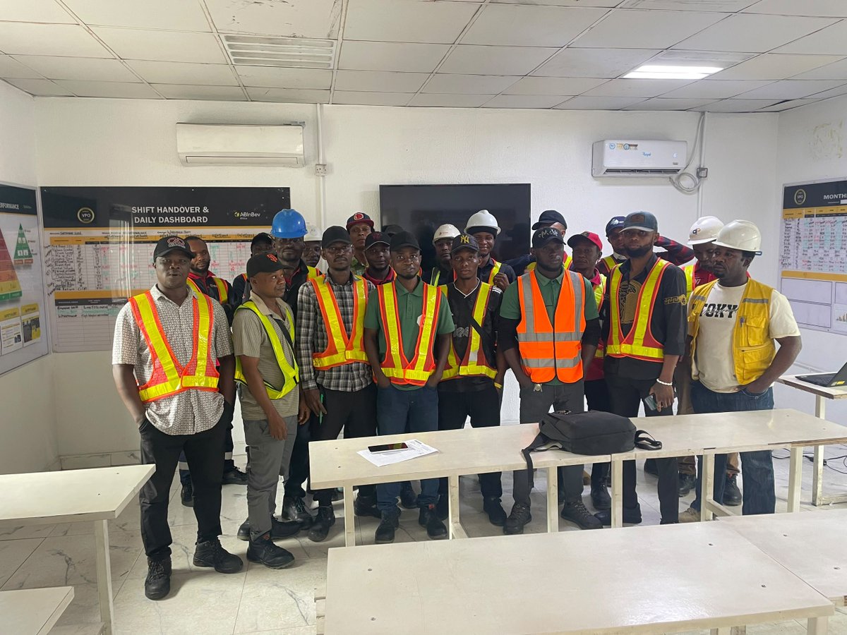 echitayo's tweet photo. We just completed an intensive Forklift Safety Training for the forklift operators of Bisedge at AB InBev, Port Harcourt Plant.

#ForkliftSafety #ForkliftTraining #SafetyTraining #ABInBev #PortHarcourt #Bisedge #HSE #WorkplaceSafety #EchitechEngineering #ZeroAccident https://t.co/XSPnfib8rF