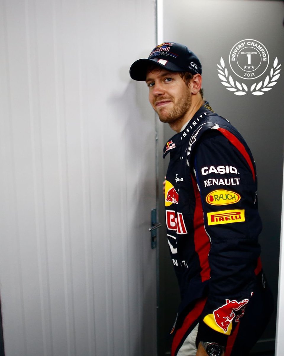 au2siegrit's tweet photo. this is what naked mark webber sees when seb goes in his changing room. fascinating https://t.co/A6mF0V2UMk