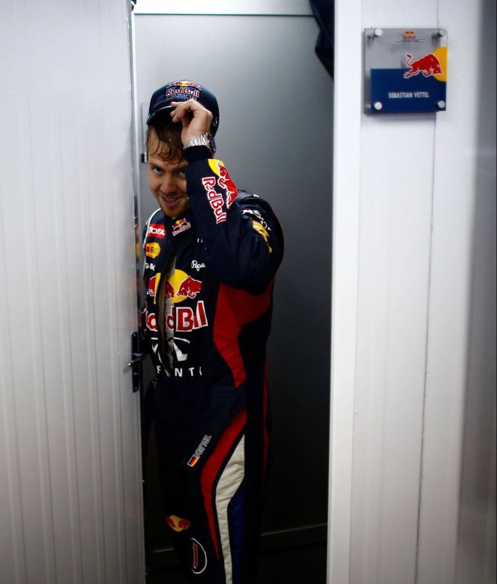 au2siegrit's tweet photo. this is what naked mark webber sees when seb goes in his changing room. fascinating https://t.co/A6mF0V2UMk