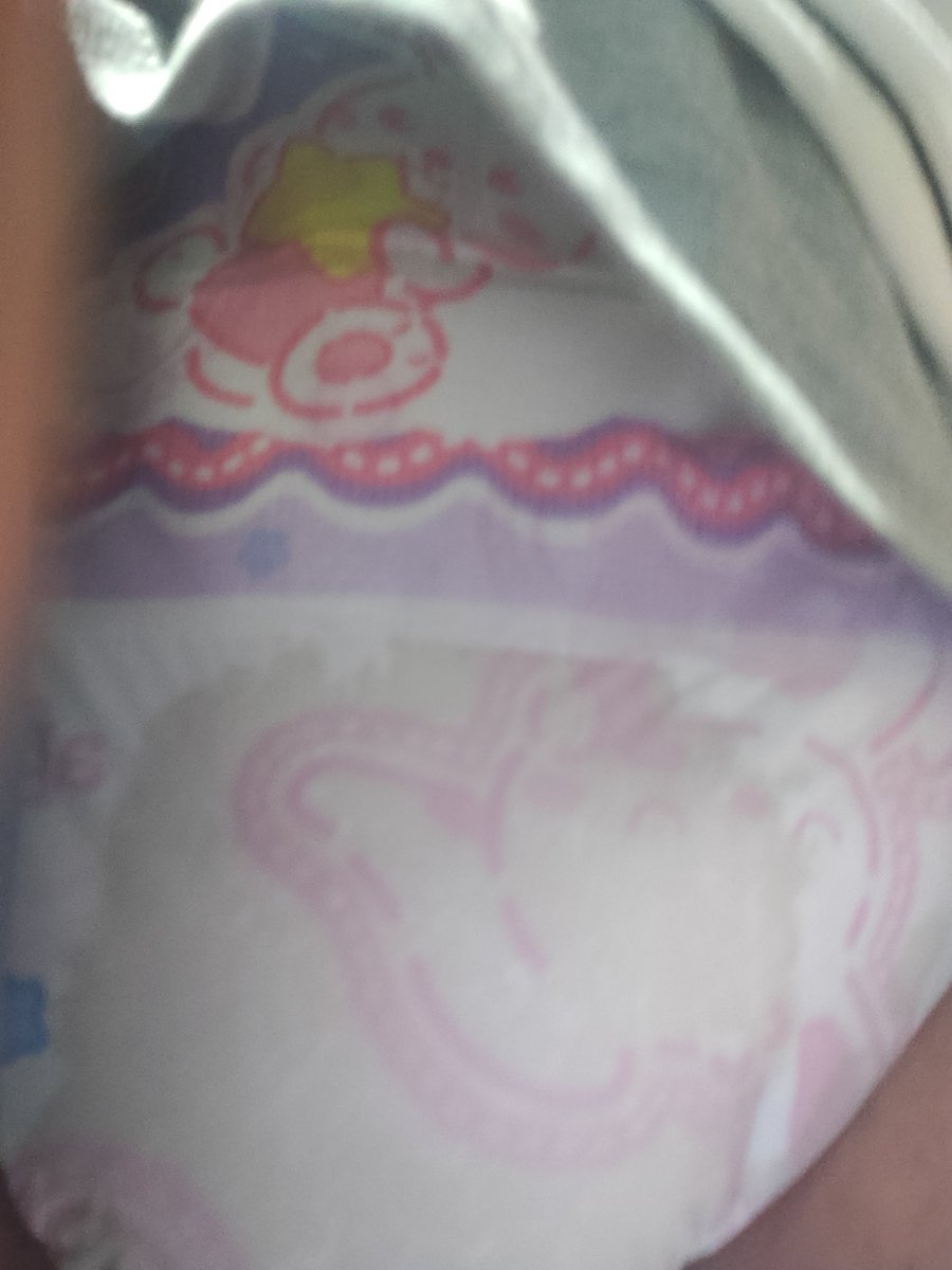 Minato_diapanda's tweet photo. 今日明日でちょっとおでかけしてくるよー！

今回のお出かけはうさぎさんといっしょ♪
…おむつ当てた途端、しょわぁってでちゃった…/// https://t.co/pk4orBMcrl