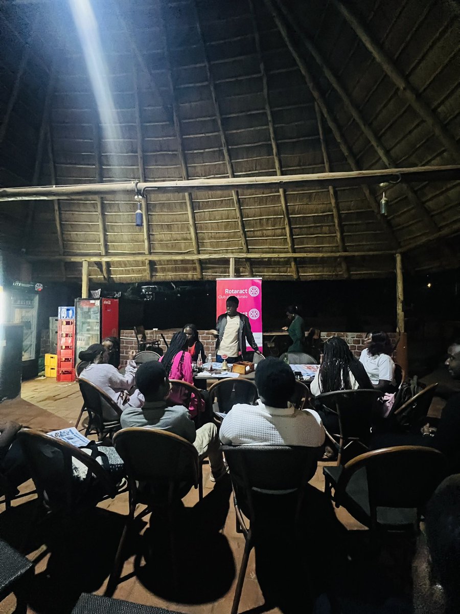 AndrinaAsingura's tweet photo. @JosephNsamba40 and I engaged the members of @RacKyadondo about the modern nicotine products,their dangers, benefits of quitting and ways of quitting. More of the young people today need to hear this message 📌
Thank you @RacKyadondo for the opportunity to share the message https://t.co/OBmvO8l0lO