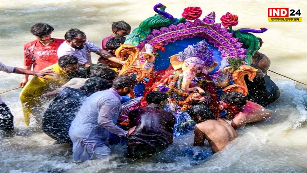 IND24MEDIA's tweet photo. गणेश उत्सव का आखिरी दिन, मुंबई-हैदराबाद में कड़ी सुरक्षा
https://t.co/0CI8GDMoa0
#MPPromotionNews #MPPromotion2027 #MadhyaPradesh #MPGovernmentEmployees #GovernmentEmployees #MPEmployees #MPGovernmentNews #PromotionNews #MPOfficers #GADMP https://t.co/DSJRodaiAO