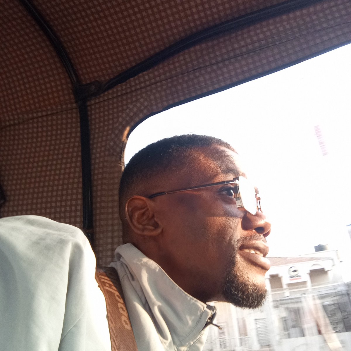 AZA_Airs's tweet photo. Good Morning Nigeria.
In all you do now in this country, make sure you stay healthy and well

Let your Brain, Heart and Liver be safe.

We can also help you to revive your taste , living your whole life and its all natural. 

Bayi.

#AZA https://t.co/sAYsG2JfsY
