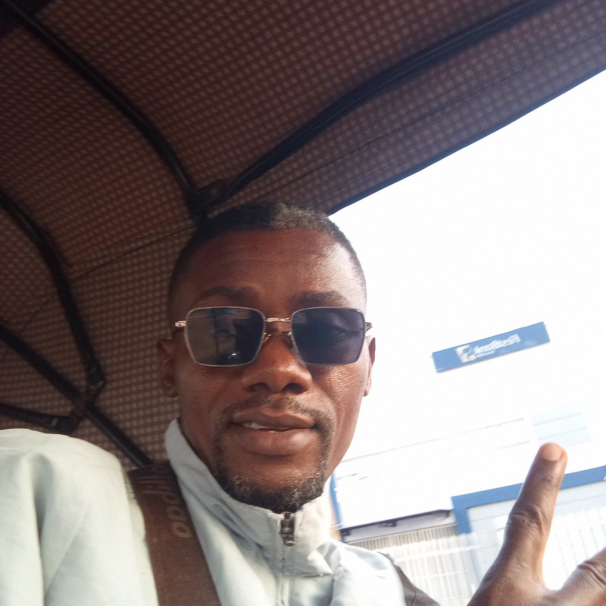 AZA_Airs's tweet photo. Good Morning Nigeria.
In all you do now in this country, make sure you stay healthy and well

Let your Brain, Heart and Liver be safe.

We can also help you to revive your taste , living your whole life and its all natural. 

Bayi.

#AZA https://t.co/sAYsG2JfsY