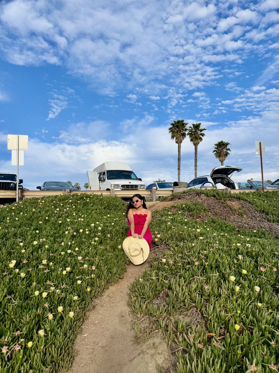 EliaBeshorgx's tweet photo. Day 1 in San Diego with my heroine, Mom. Exploring Sunset Cliffs, Little Italy, and the city’s must-visit spots together. https://t.co/9F4VfzwOY8