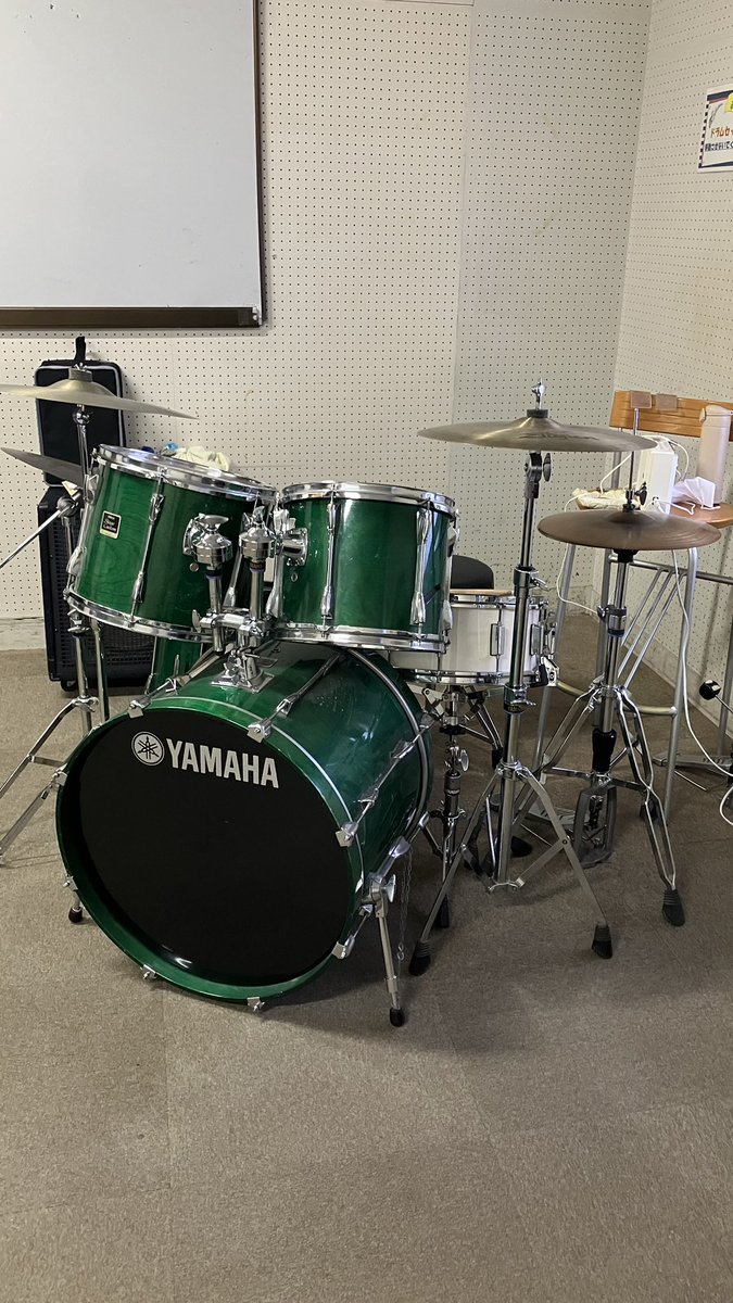 Miiiix345's tweet photo. 音楽室広〜い
２時間あっとゆう間！
で、
200円！ https://t.co/mm66ezgRmS