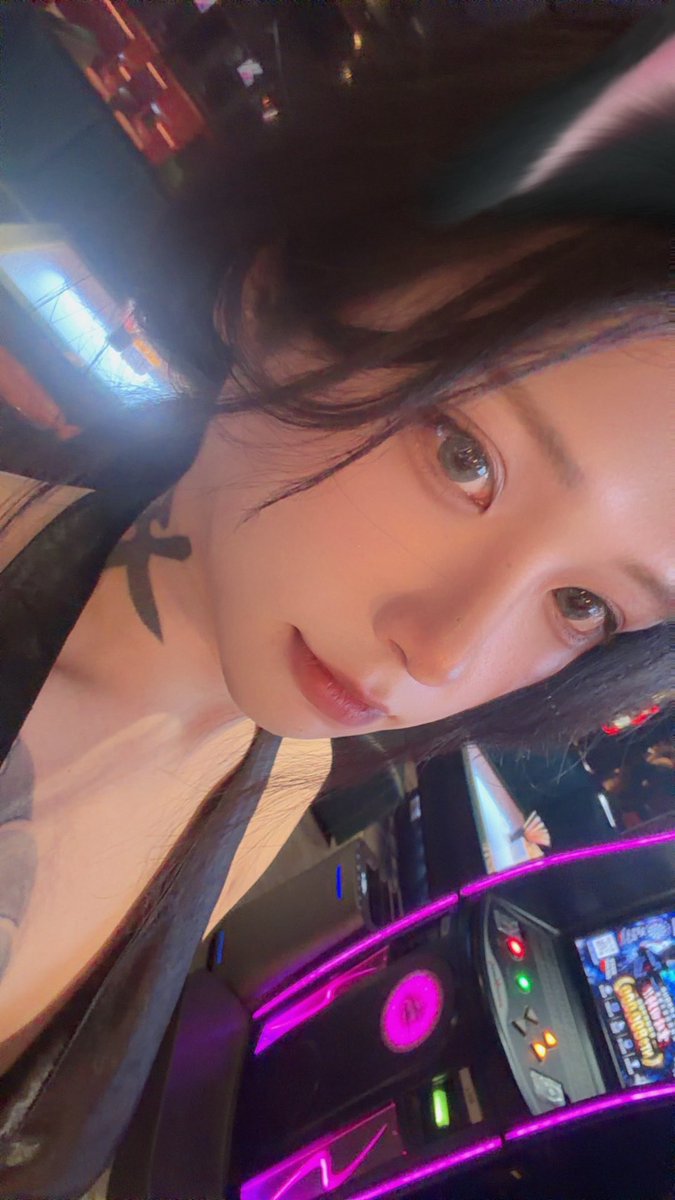 lnhngyu2's tweet photo. 我很久沒畫那麼淡妝上班了 https://t.co/EMQnh79p1M