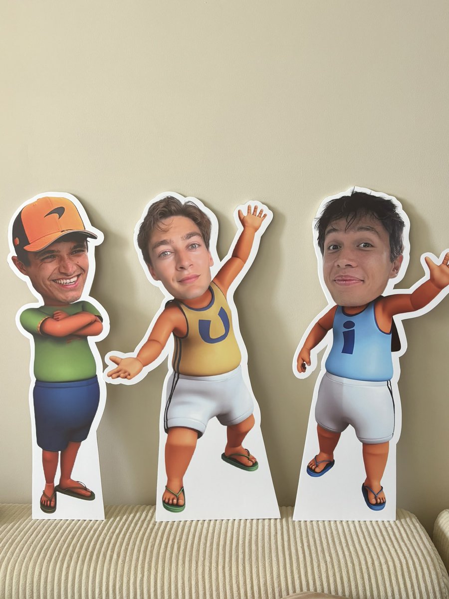 jenhyuflmz's tweet photo. HIIII please say hi to them later at sepang!! i will bring to qualify and race dayy <33 https://t.co/tXtNjbt2kc