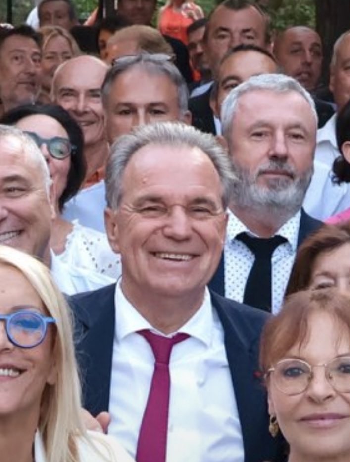DiterOff's tweet photo. @GregoryAllione @DEVESA3 @RenaudMuselier 🤮🤮🤮
Dehors les truands #macronistes https://t.co/fekYBjA8EV