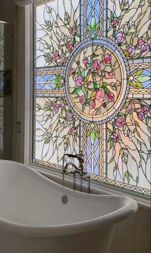 lunecrumbss's tweet photo. stained glass arts https://t.co/xRBctVLj8r
