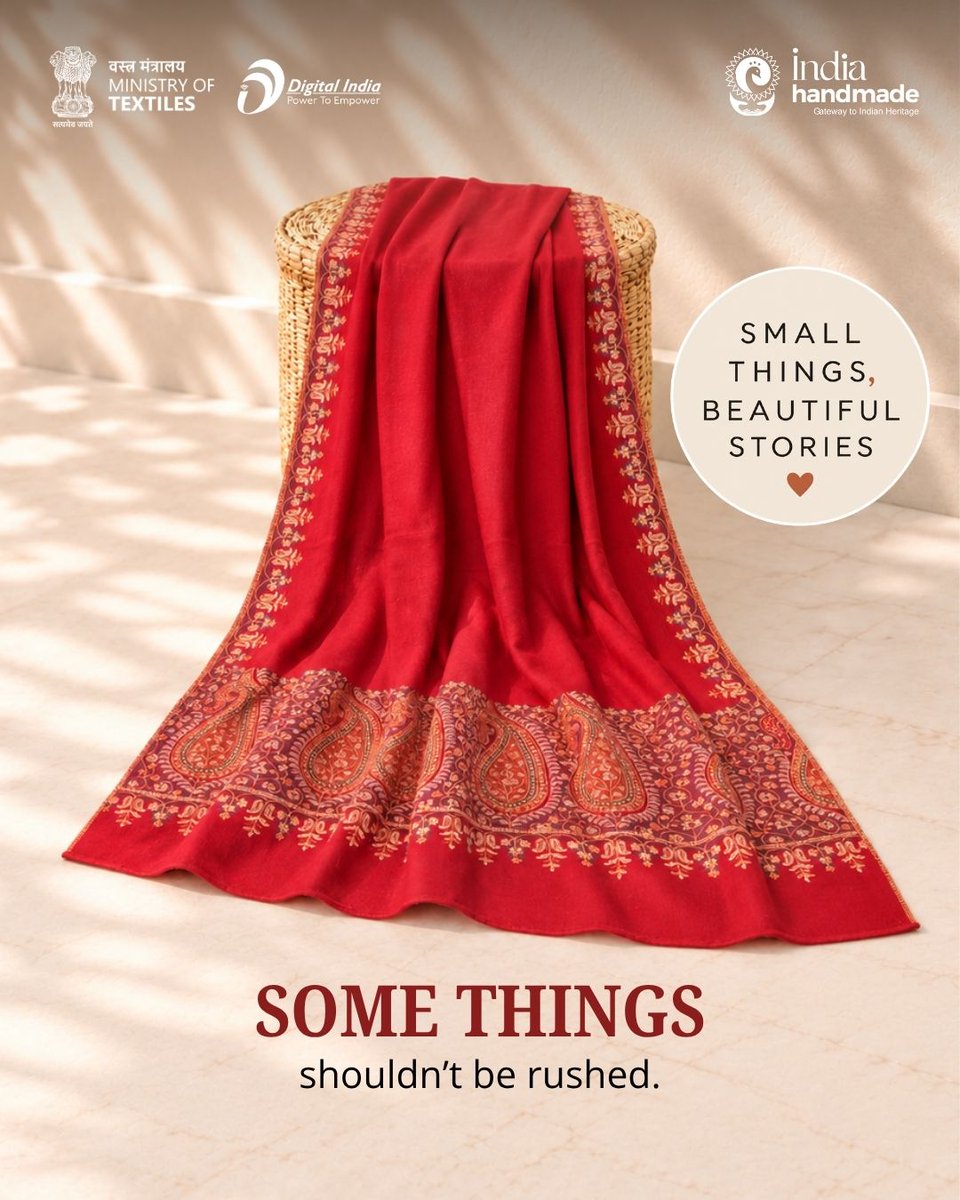 Indiahandmade_'s tweet photo. Some beautiful things take time. ✨ A hand-embroidered shawl reflects hours of patient needlework, with every motif created stitch by stitch. Wrap yourself in the skill, tradition & dedication of artisan craftsmanship. 🧵
#Indiahandmade #HandEmbroidery #IndianTextiles https://t.co/poQUJ57IEu