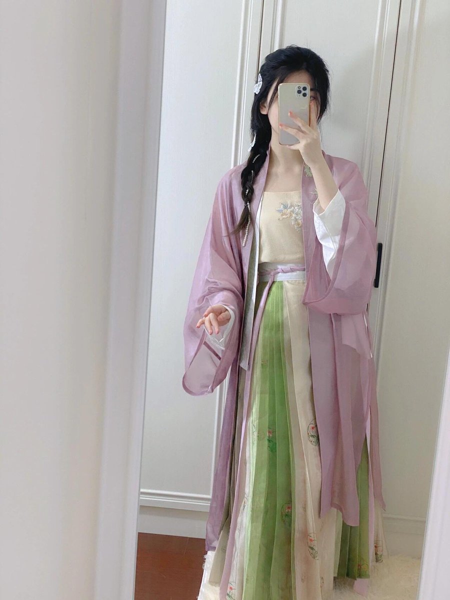 mayjune39's tweet photo. 今日份穿搭。应应节。中秋节快乐。 #宜宾 https://t.co/aiIuXL28Rx
