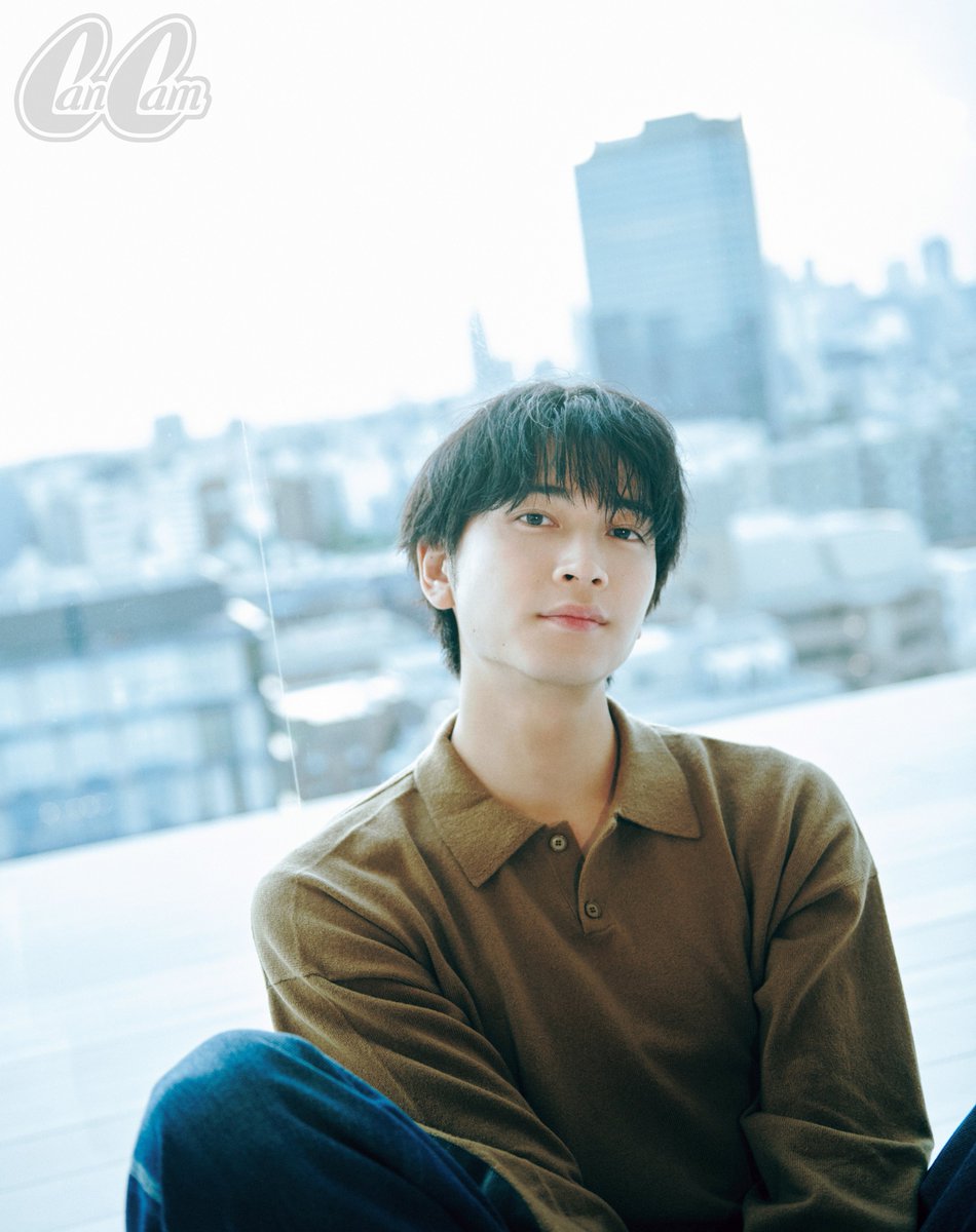 cancamtv's tweet photo. 現在発売中の『CanCam』11月号に、庄司浩平さんが登場✨
年間70冊本を読むという庄司さん。特集「美女の教養読書。」で、本にまつわるQ&Aに答えてくれました。
「人生で大切にしている本は？」「好きな人と読書デートをするなら？」など、気になる答えは誌面をチェック！
出演する注目のドラマ『俺たちの箱根駅伝』も小説が原作とあり、その魅力や、役作りの裏話も明かしてくれました❤
『CanCam』11月号は通常版、特別版（ともに1,200円・税込）の2バージョンで発売中です✅️
#CanCam #CanCam11月号 #庄司浩平