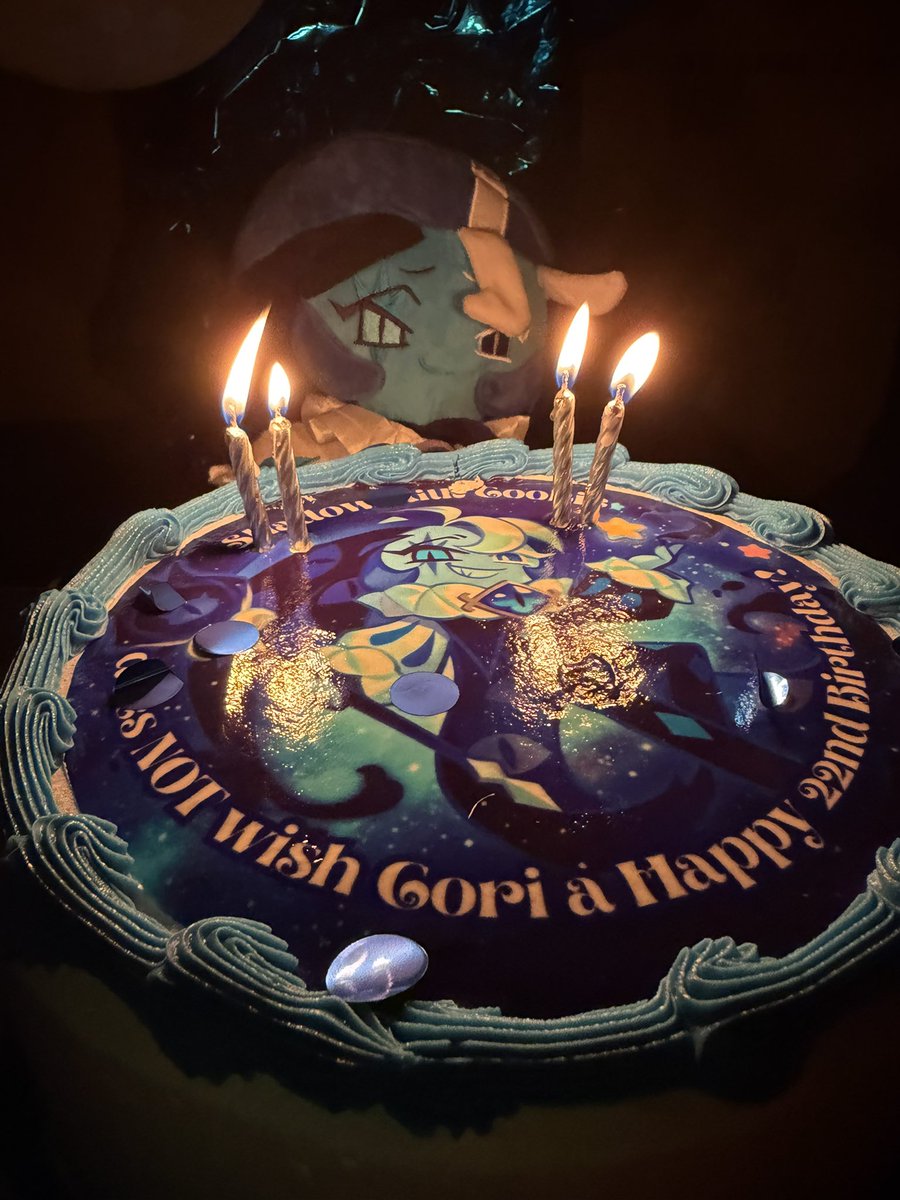 Coco_Clodsire's tweet photo. I had a fun shadow milk themed birthday! 
( I don’t think he liked celebrating with me )
#crk #shadowmilkcookie https://t.co/72u2PpI7HJ