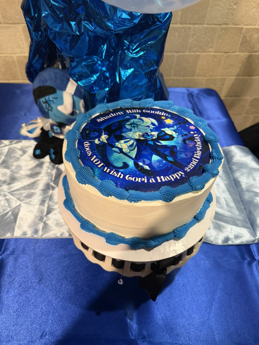 Coco_Clodsire's tweet photo. I had a fun shadow milk themed birthday! 
( I don’t think he liked celebrating with me )
#crk #shadowmilkcookie https://t.co/72u2PpI7HJ