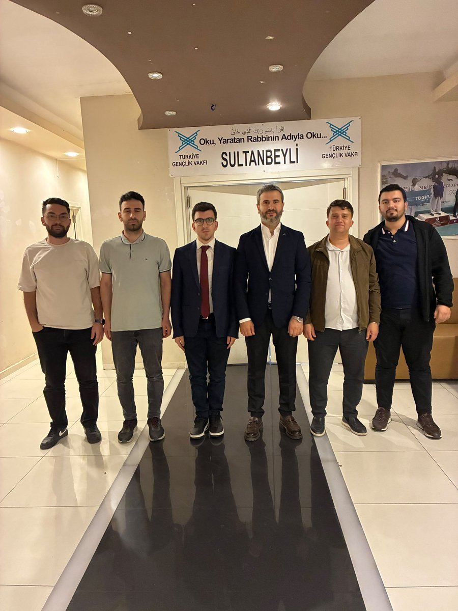 NFMurat's tweet photo. Vefa varsa veda yoktur.

Dün akşam  geçtiğimiz dönemlerde ortaokul bölge koordinatörlüğünü yaptığım Sultanbeyli ilçemize il başkan yardımcımız Reşit Tilbaç ile beraber ziyarette bulunarak sultanbeyli gençliğinin problemlerini ve yeni dönemdeki projelerini  İlçe temsilcimiz Serkan Sarışahin ile istişare ettik. 

Misafirperverlikleri ve güzel sohbetlerinden dolayı kendisine ve ekibine teşekkür ederim.

@tugvaTR 
@TUGVA_Onculer 
@ibrahim_besinci 
@morhan61