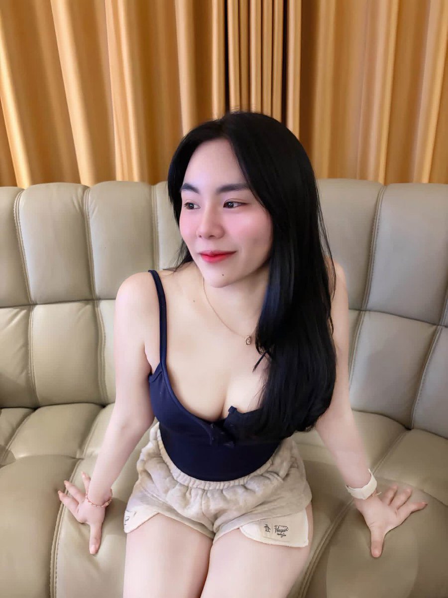 LuPetticrew's tweet photo. 820มาใหม่ 💓💥ตอนแรกก็ไม่เชื่อ จนกระทั่งลองใช้เอง... ไอเทมลับที่บิวตี้บล็อกเกอร์เกาหลีโหวตให้เป็นอันดับ 1!" 💖 ครีมกันแดดเนื้อซูเฟล่ บางเบา คุมมันนาน 🌸🧡💛📌📌💗💗
//🐹

600/1
รับงานบางพลี
#รับงานบางพลี

    🆔. @782nszac

🖇️: https://t.co/naMHgk7QAp

#รับงาน���ทพารักษ์ https://t.co/BIXQqw56a4