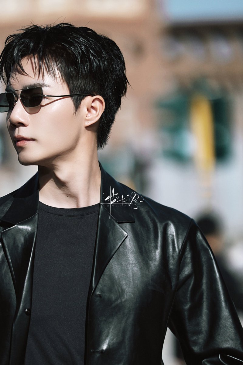 Pika_Cang's tweet photo. 我太爱拍帅哥了啊啊啊啊啊啊！
ZEE PRUK MFW 2027
#JILSANDERxZEEPRUK
@jilsander #JILSANDER
@zee_pruk #ZeePruk https://t.co/oFBGWsc44m