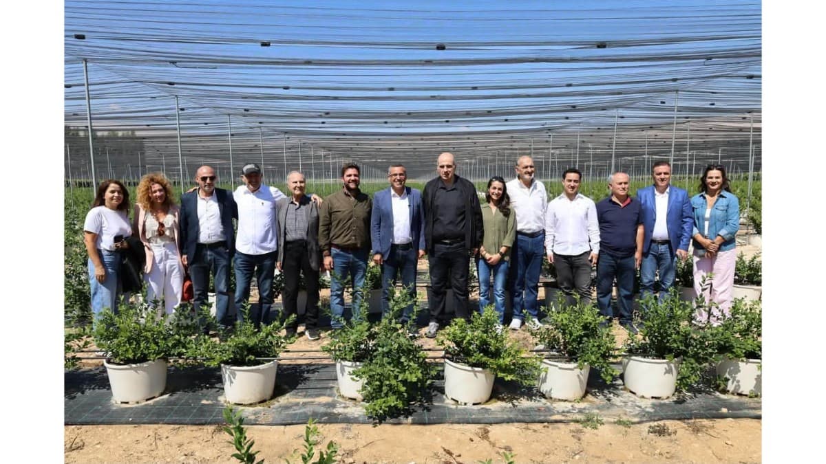 SlaNews3's tweet photo. وزير الزراعة من البقاع: نربط الابتكار الزراعي بجودة الإنتاج ومتطلبات الأسواق لتعزيز الصادرات https://t.co/g83Sbw2se3 via @news_sla https://t.co/XJGxjvSsDk
