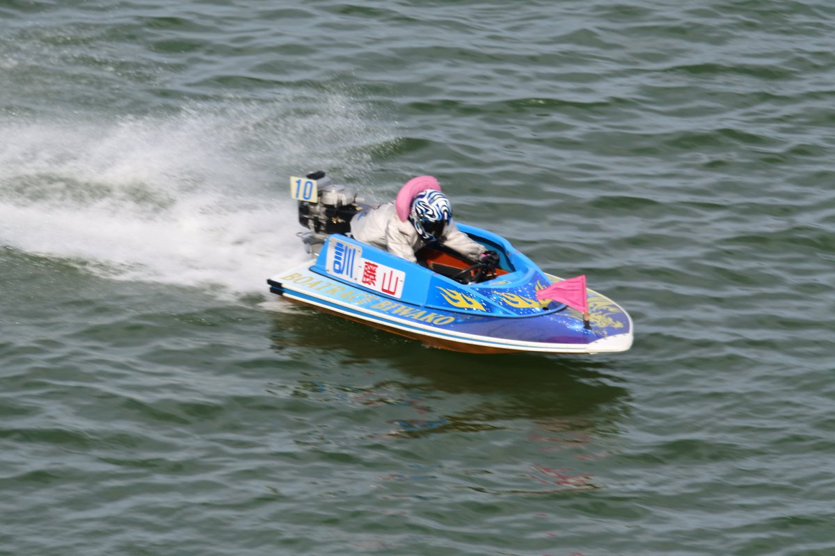 nikkan_boat tweet picture