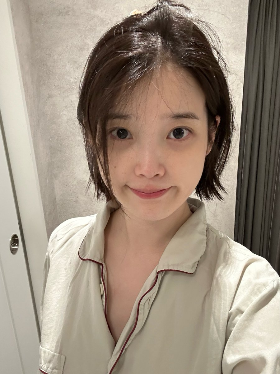 _IUstagram's tweet photo. 단발인의 삶 https://t.co/I1gPNL9o2R