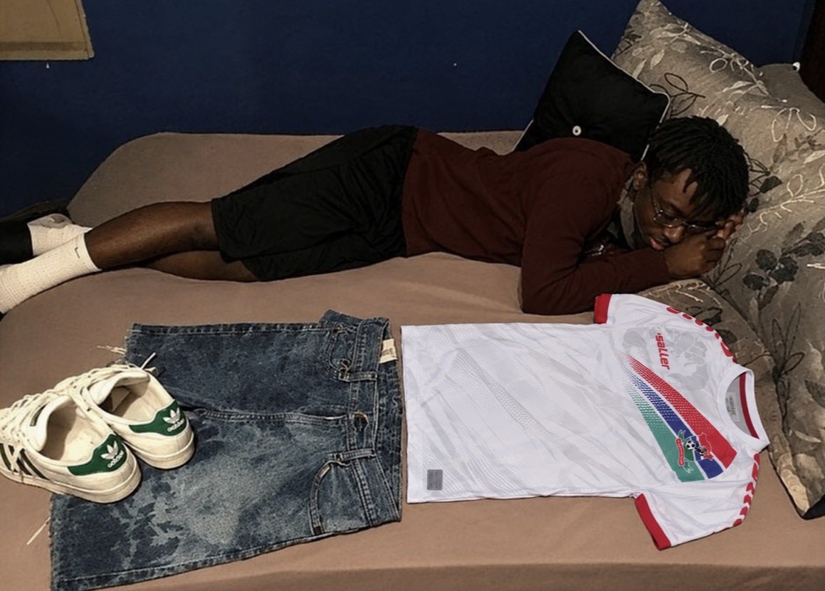 DxrkStats's tweet photo. Leaked images of my bedroom last night https://t.co/Idstt0GkAM
