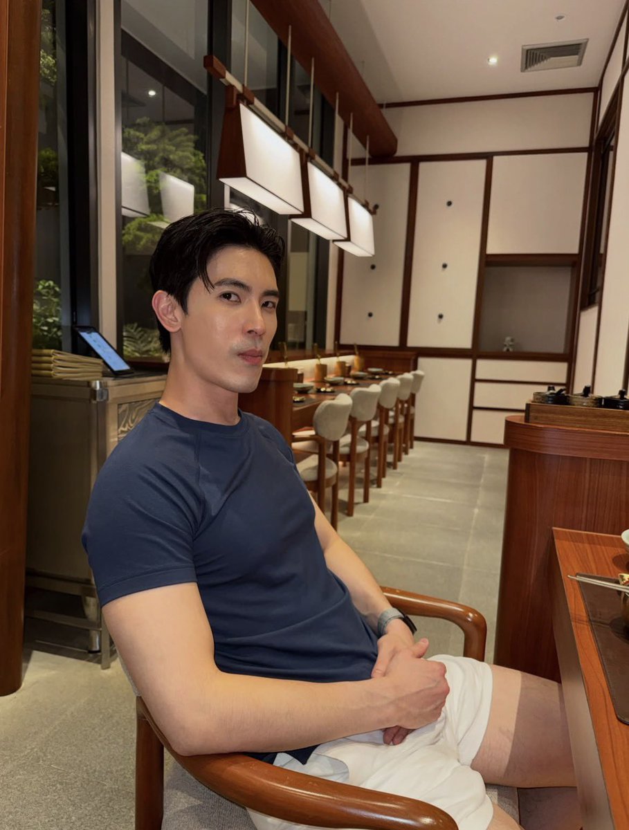 mistxrnap's tweet photo. กุโชว์รุปสนยุกต์อวดเพื่อนทุกคนที่เจอวันนี้ หล่อจนอยากแบ่งปันสังคม https://t.co/NdAT78648k