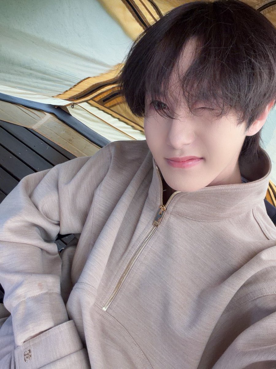 renjeonah's tweet photo. 260925 renjun bbl

“yahoo~~”

[sent in 2:31pm kst] https://t.co/EdWLrgBVqA