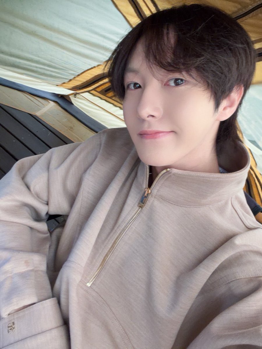 renjeonah's tweet photo. 260925 renjun bbl

“yahoo~~”

[sent in 2:31pm kst] https://t.co/EdWLrgBVqA