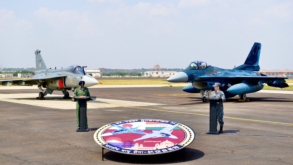 JASDF_PAO's tweet photo. ９月２０日、森田空幕長はインドでヴィーア・ガーディアン２６🇮🇳🇯🇵の日印空軍参謀長級プログラムに参加しました。シン印空軍参謀長との懇談において、両空軍種の防衛交流の深化を確認し、訓練を通じた #FOIP の実現について認識を共有しました。 https://t.co/xP8FdgETXA