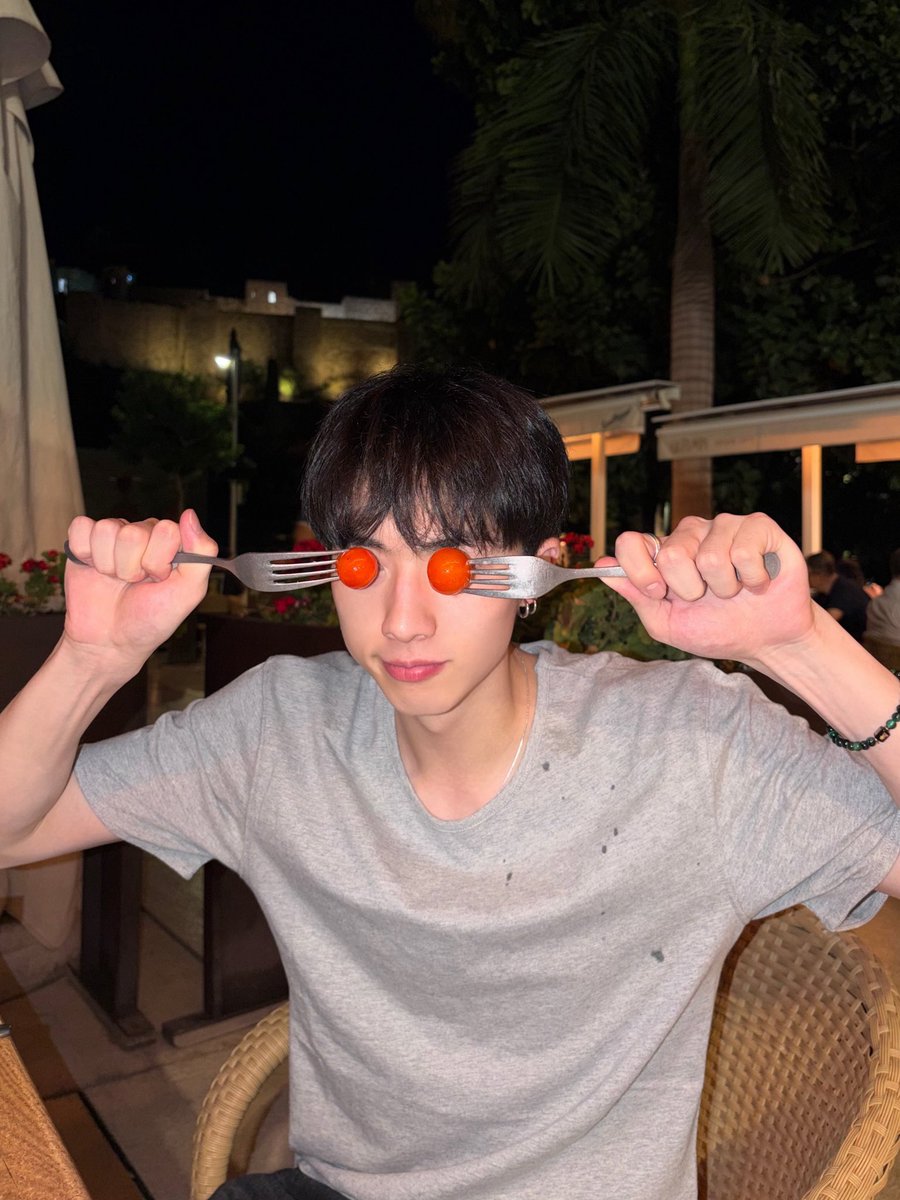 jiung_jjang's tweet photo. 260925 인스타 #지웅 

🏖️ https://t.co/K9TyEYwPhq