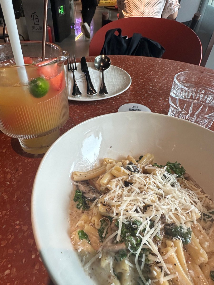 AlleenStransky's tweet photo. Just had the best truffle mushroom pasta at that tiny café on 5th St—creamy, earthy, and loaded with fresh shavings. 10/10, will come back next week for seconds!， https://t.co/2e7RlgRa4E